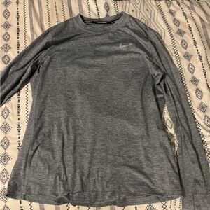 Nike Gray Long Sleeve Tee for Versatile Comfort